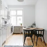 2Ndhomes Central & Spacious 85M2 Apartment In Yrjoenkatu